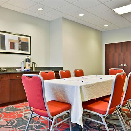 Holiday Inn Express & Suites Utica By Ihg Business photo
