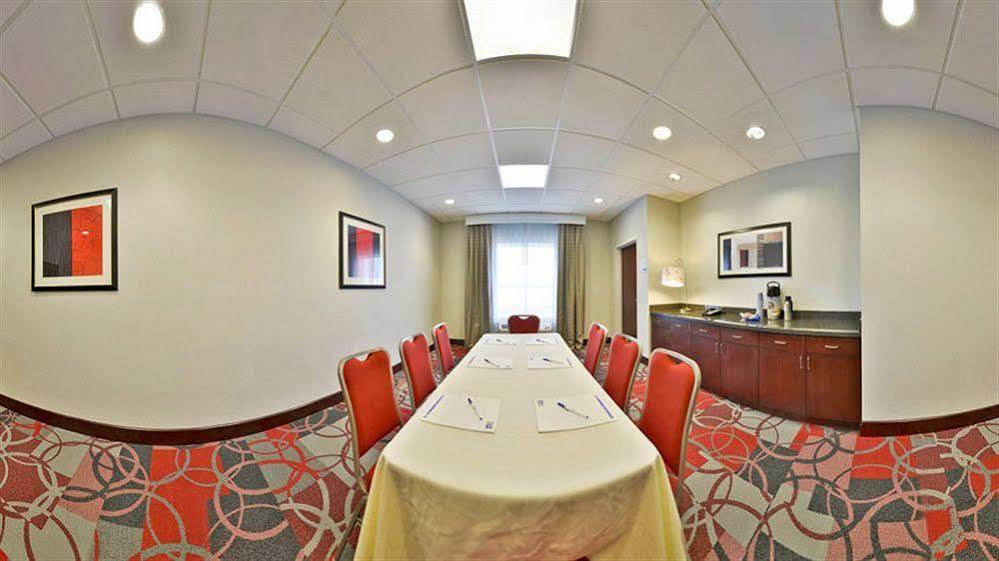 Holiday Inn Express & Suites Utica By Ihg Exterior photo